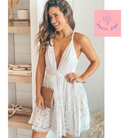 Amore Amo Dresses & Skirts - Niara 🌸 White Backless Pleated Skater Dress